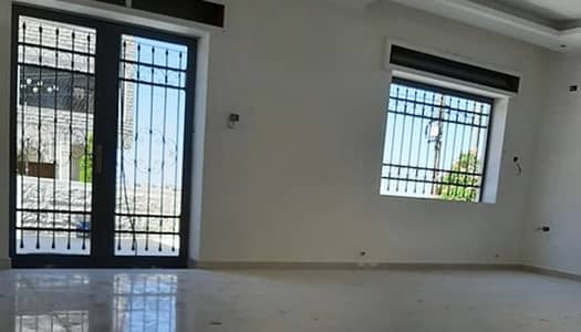 شقة 4 غرف نوم للبيع في شارع المدينة، عمان - شقة أرضية للبيع خلف مستشفى ابن الهيثم 4 غرف نوم مدخل مستقل تراس أمامى تحت التشطيب النهائى