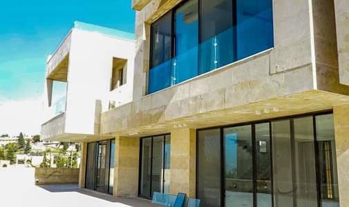 4 Bedroom Villa for Sale in Dabouq, Amman - فيلا مميزة للبيع في ارفى احياء دابوق مساحة البناء 550 م2