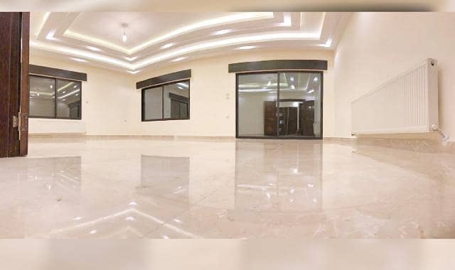 شقة طابق ارضي مميزة للبيع في اجمل احياء الكرسي مساحة 190 متر