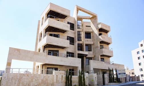 3 Bedroom Flat for Sale in Khalda, Amman - شقة مميزة ثالث مع روف للبيع في ارقى احياء خلدا