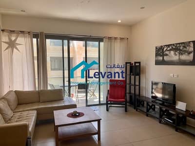 فلیٹ 2 غرفة نوم للايجار في عبدون، عمان - Balcony Apartment in Compound with Communal Pools in Abdoun 2950