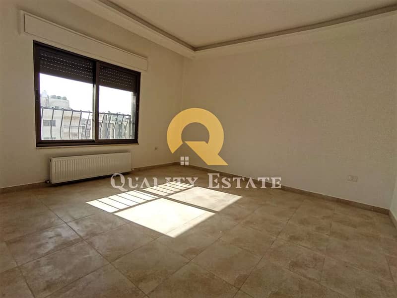 Apartment with roof for sale in the most beautiful areas of Deir Ghbar, an area of ​​​​250 meters and an area of ​​​​100 meters roof, beautiful views and super deluxe specifications