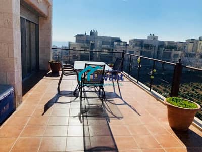 فلیٹ 2 غرفة نوم للايجار في عبدون، عمان - Modern Roof Apartment with Communal Pool in Abdoun 3072