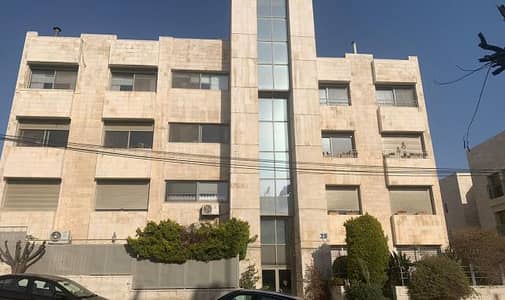 3 Bedroom Flat for Sale in 7th Circle, Amman - شقة طابق ثالث مميزة للبيع في اجمل مناطق الدوار الرابع مساحة 257 متر
