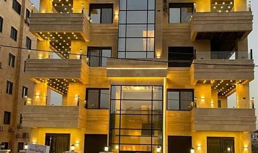 فلیٹ 4 غرف نوم للبيع في شارع المطار، عمان - شقة طابق اخير مع روف للبيع في اجمال مناطق طريق المطار - رجم عميش مساحة 260 متر