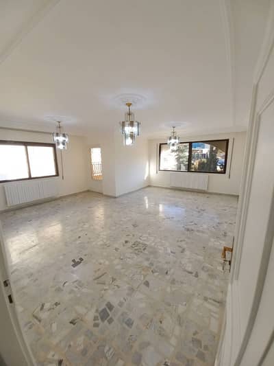 3 Bedroom Flat for Sale in 7th Circle, Amman - شقة للبيع بين السابع والثامن 190م 3نوم سوبر ديلوكس بسعر مميز