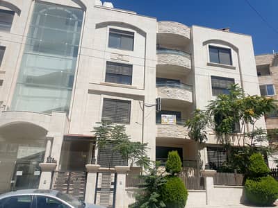 3 Bedroom Flat for Sale in Rabyeh, Amman - شقه فاخره للبيع في الرابية 3 نوم جديدة بسعر مميز