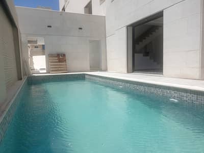 4 Bedroom Flat for Sale in Rabyeh, Amman - شقة دوبلكس مع مسبح و حديقة مكونة من 5 نوم في الرابية