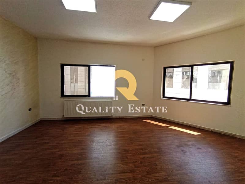 Commercial office for rent in the Fifth Circle area near the Arab Medical Center