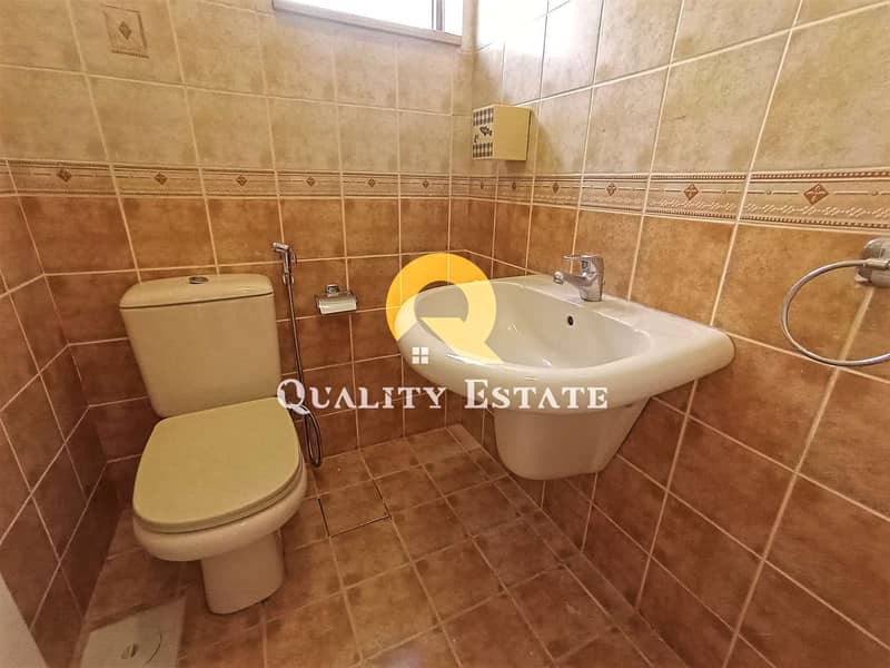 Ground floor apartment for rent in the most beautiful areas of Sweifieh, an area of ​​225 inside with a garden of 200 meters, at a very reasonable price