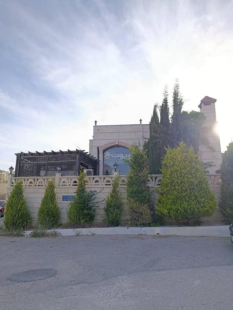 6 Bedrooms Villa For Sale in Al Jubaiha, Amman