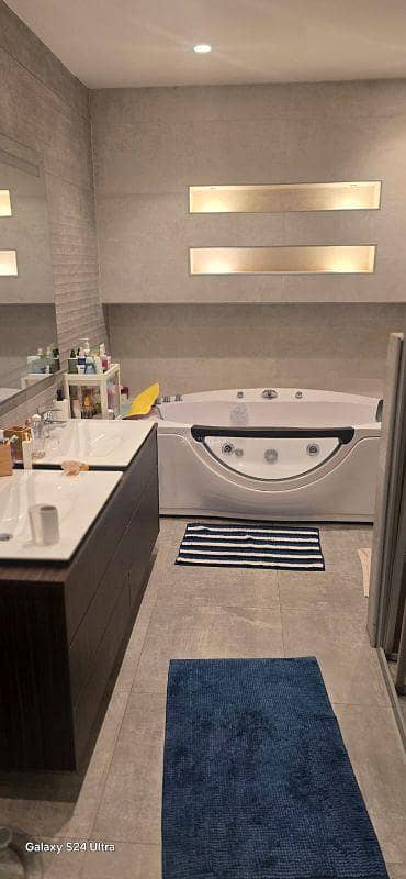 3 Bedroom Apartment for Sale in 7th Circle, Amman - 3 Bedrooms Apartment For Sale in 7th Circle, Amman