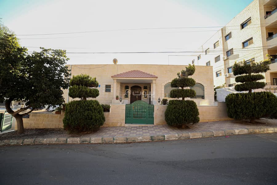 4 Bedrooms Villa For Sale Mqabalain, Amman