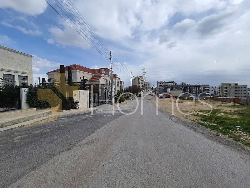 Residential Land For Sale in Al Huwaiti, Amman