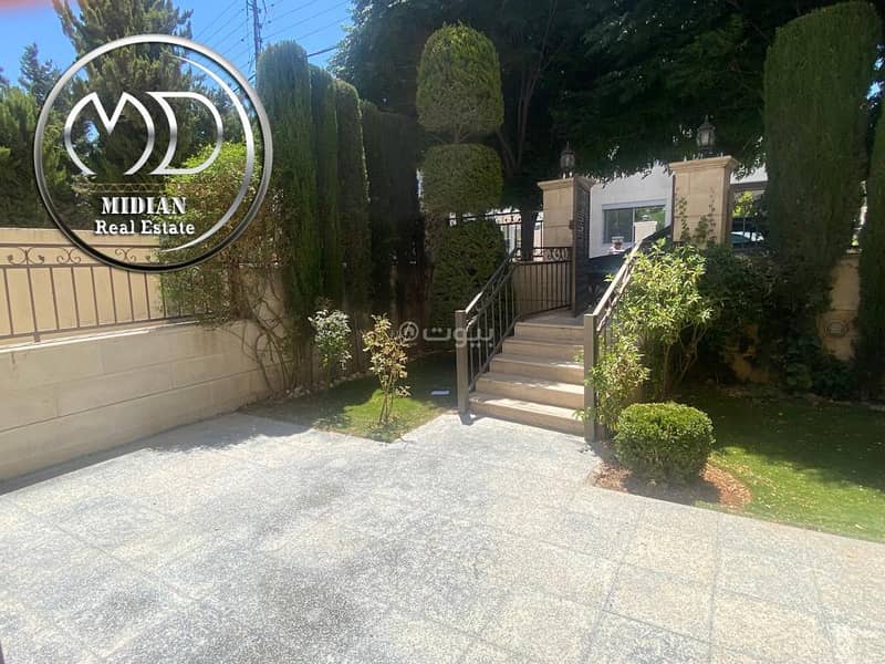 شقة مكونة من 3 غرف نوم للبيع في قرية النخيل، عمان