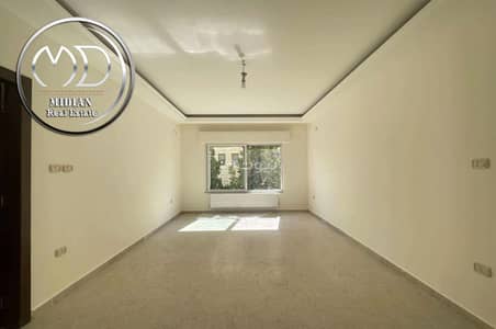 شقة 3 غرف نوم للبيع في قرية النخيل، عمان - شقة مكونة من 3 غرف نوم للبيع في قريبة النخيل، عمان