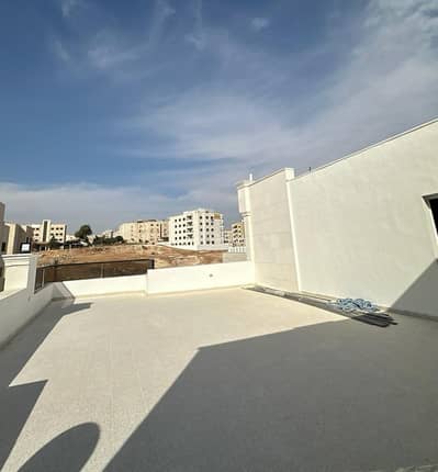 شقة 4 غرف نوم للبيع في الجبيهة، عمان - شقة مكونة من 4 غرف نوم للبيع في الجبيهة، عمان