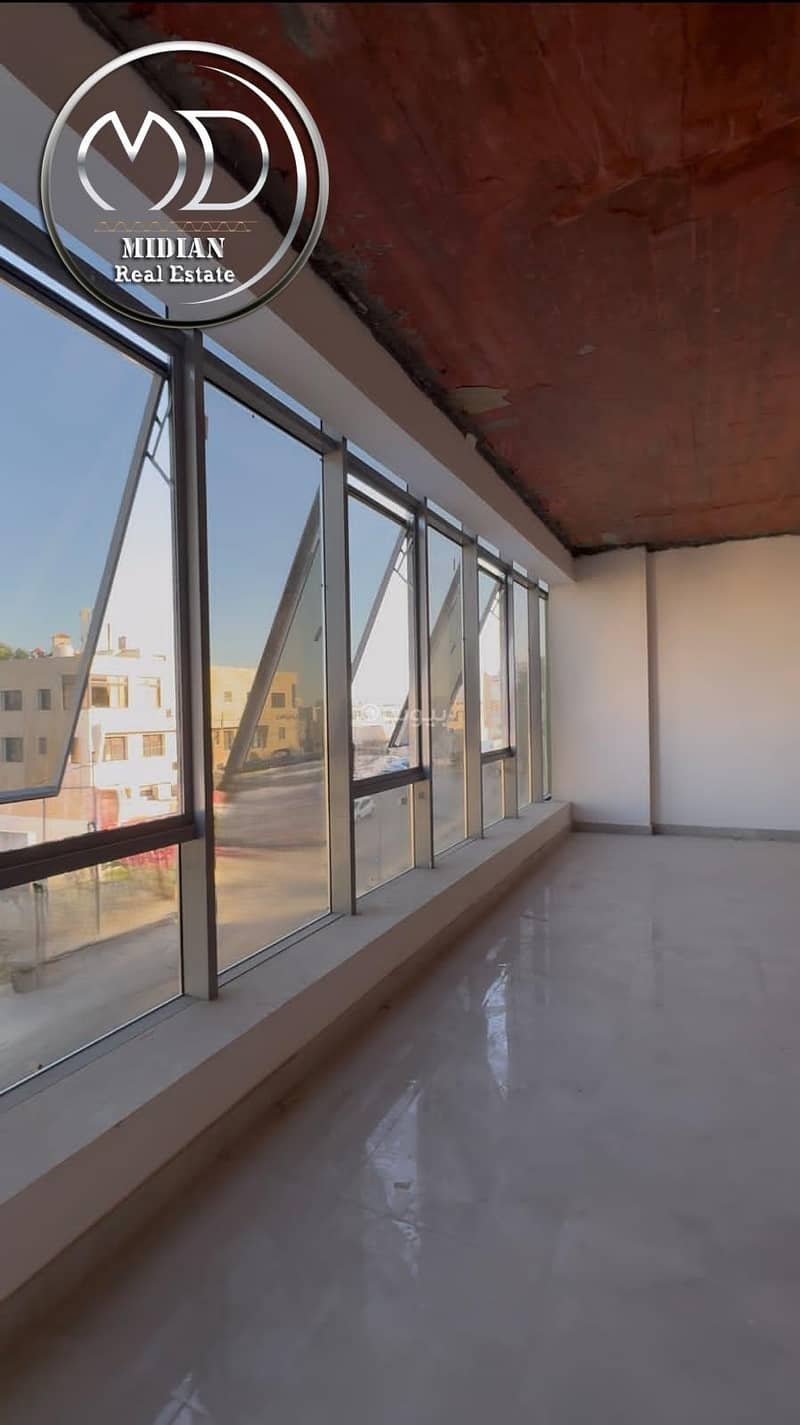 مساحة تجارية للإيجار في رغيب، عمان