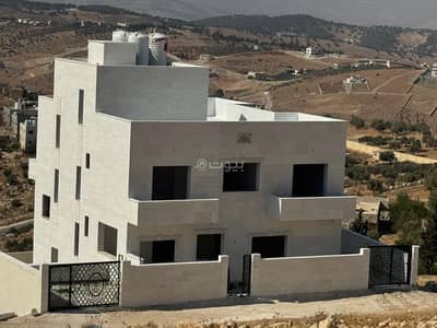 6 Bedroom Villa for Sale in Birayn, Zarqa - 6 Bedrooms Villa For Sale in Birayn, Zarqa