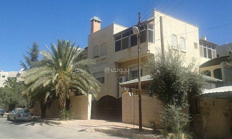 فيلا بـ 6 غرف نوم للبيع في الجبيهة، عمان