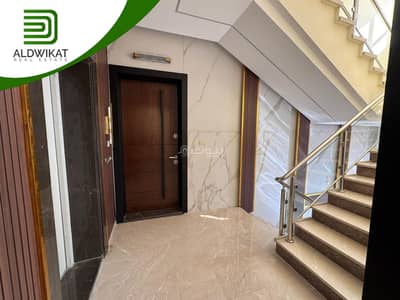 شقة 4 غرف نوم للبيع في خلدا، عمان - شقة مكونة من 4 غرف نوم للإيجار في الكالدة، عمان