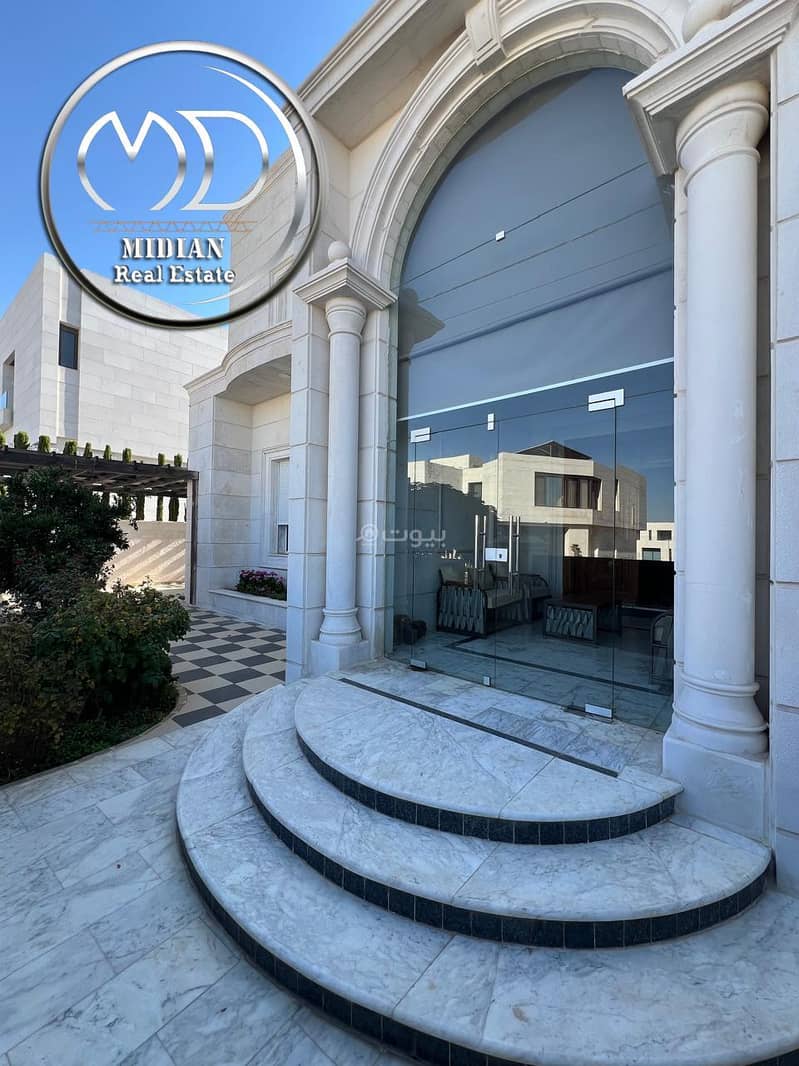 فيلا تحتوي على 10 غرف نوم للبيع في الطاهر، عمان