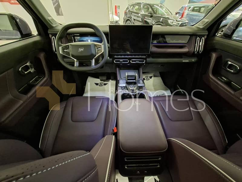 شقة 4 غرف نوم للبيع في قرية النخيل، عمان