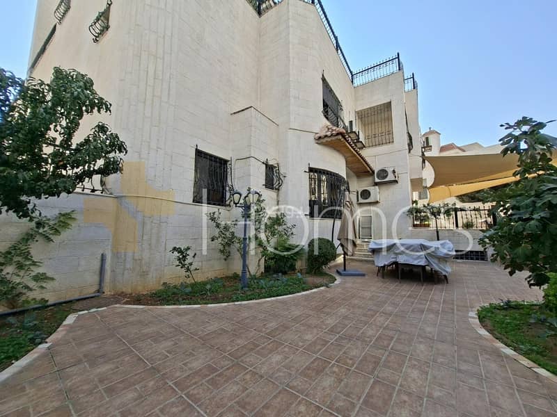 فيلا بـ 7 غرف نوم للبيع في عبدون، عمان