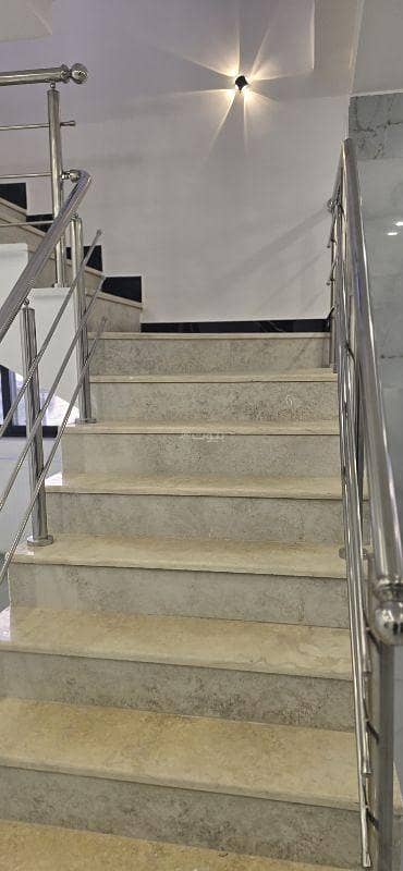 فلیٹ 4 غرف نوم للبيع في الجبيهة، عمان - شقة مكونة من 4 غرف نوم للبيع في الجبيهة، عمان