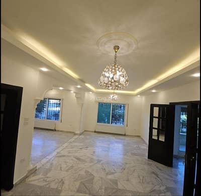 3 Bedroom Apartment for Sale in Um Uthaina, Amman - 3 Bedrooms Apartment For Sale in Um Uthaina, Amman