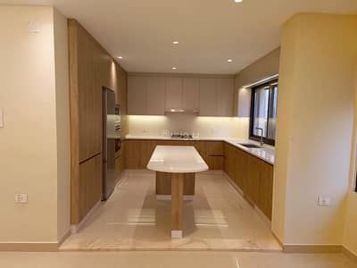 فلیٹ 3 غرف نوم للبيع في شارع المدينة، عمان - ثلاث غرف نوم شقة للبيع في شارع المدينة المنورة، عمان