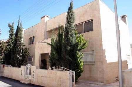 6 Bedroom Villa for Sale in Dahyet Al Rasheed, Amman - Photo
