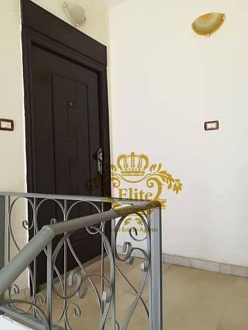 4 Photo