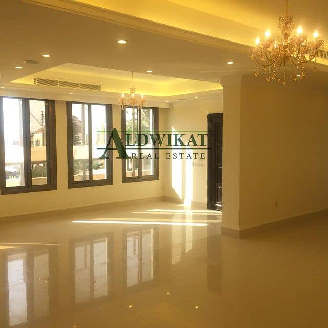 4 Photo
